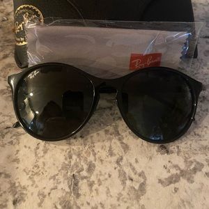 Brand New Ray Ban Erika Sunglasses